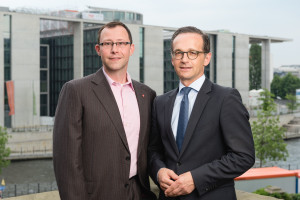 Bundesminister Heiko Maas mit Pascal Lechler (Bild: Copyright by André Groth)